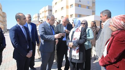 محافظ سوهاج يتفقد المشروعات بقرى 