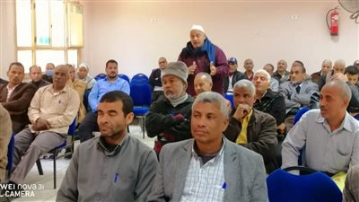 مدير  تعليم دشنا تصعيد مدرسة ابو مناع للتسابق فى أوائل الطلبة