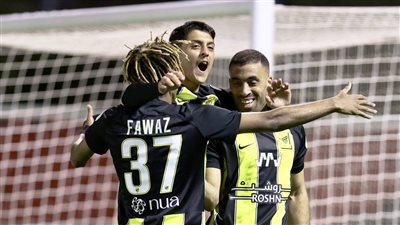 الاتحاد يضرب الطائي بثلاثية في الدوري السعودي