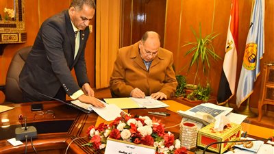 محافظ أسيوط يعتمد نتيجة امتحانات الفصل الدراسي الأول للشهادة الاعدادية