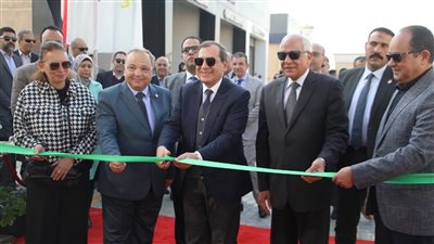 وزير البترول ومحافظ الجيزة يفتتحا محطتي غاز