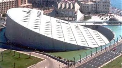 مكتبة الإسكندرية تنعى الشاعر والفنان التشكيلي مجدي نجيب 