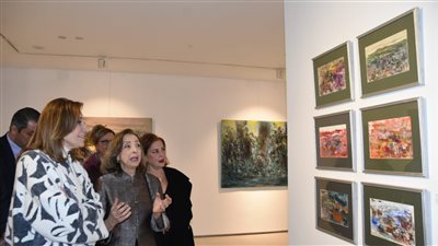 وزيرة الثقافة تفتتح معرض 