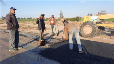 رصف ورفع كفاءة عدد من قطاعات رافد الدولي الساحلي بكفر الشيخ