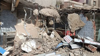 حي التبين بالقاهرة يشن حملة لإزالة 3 محلات مخالفة