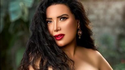 عبير صبري تستعرض جمالها رفقة شقيقتها مروة في أحدث جلسة تصوير