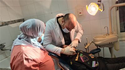 الكشف على ٩٧١ مواطن خلال قافلة طبية بكوم حماده