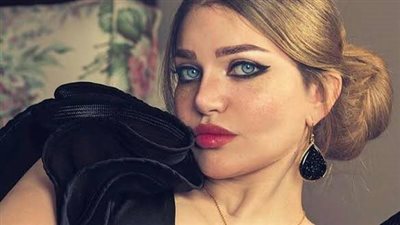 ياسمين الخطيب تستعرض جمالها بمكياج ناعم وإطلالة شتوية جذابة