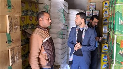 ضبط 17 طن مواد غذائية تم حجبها عن الأسواق بدمنهور 