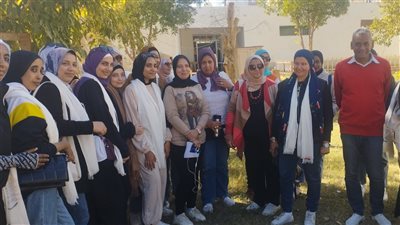 أهل مصر .. د. حنان موسى تتفقد ورش فتيات المحافظات الحدودية بثقافة الخارجة