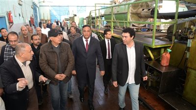  وزير الري ومحافظ الدقهلية يتفقدان مصنع أجا  