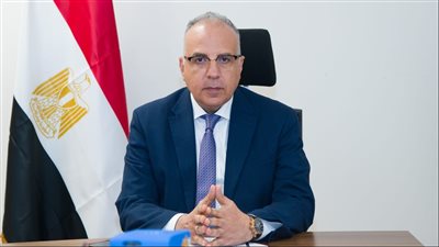 وزير الري يتابع أعمال تطوير صيانة المجاري المائية ومعدات الصيانة الوقائية