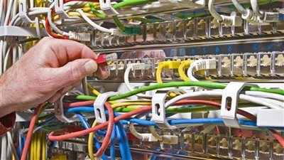 الأمن يداهم محطات بث القنوات الفضائية المشفرة