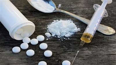 ضبط عاطل بحوزته مخدرات وسلاح في قنا 
