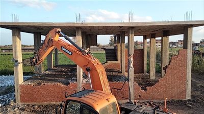 تنفيذ 15 قرار إزالة على أملاك الدولة بالحامول