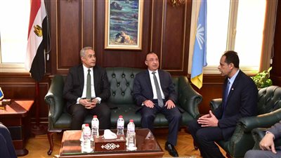 بالصور.. محافظ الإسكندرية يستقبل وزير العمل