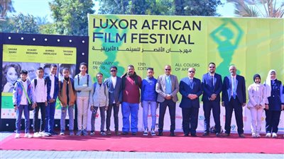 وكيل تعليم الأقصر يتفقد ملتقى الطلاب بورش مهرجان الأقصر للسينما الأفريقية 