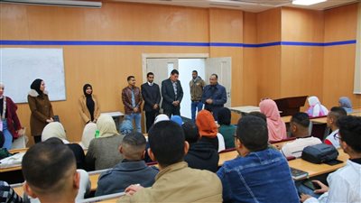رئيس جامعة طيبة يتفقد سير العملية التعليمية في بداية الفصل الدراسي الثاني