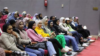 أخلاقيات التواصل في العالم الافتراضي ضمن لقاءات الملتقى 15 لفتيات 