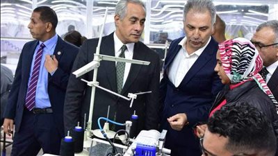 وزير العمل يتفقد شركة الفاتكتستايل لصناعة الملابس الجاهزة: القيادة السياسية حريصة على تشجيع الاستثمار