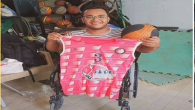 حسين منصور فقد قدميه فتحدى إعاقته وحقق حلمه بلعب كرة السلة (فيديو)