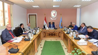 رئيس جامعة سوهاج يترأس لجنة اختيار المرشحين لمنصب مدير عام العلاقات العامة