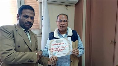 لتميزهم في عملهم مدير تعليم أبو تشت يكرم مسؤلى الجودة والتغذية