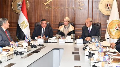 وزيرا التنمية المحلية والبيئة يشهدون مراسم توقيع عقد جمع للمخلفات بـ 116 مليون جنيه