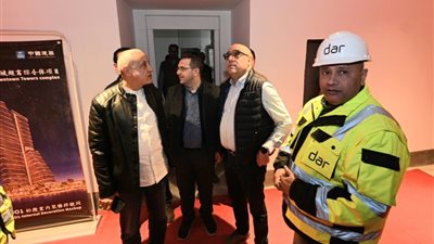 وزير الإسكان يتفقد مشروع أبراج الداون تاون بمدينة العلمين الجديدة