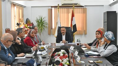 وفد بنك التنمية الإفريقى يتابع مشروع الصرف الصحى المتكامل بقرى إسنا والطود 