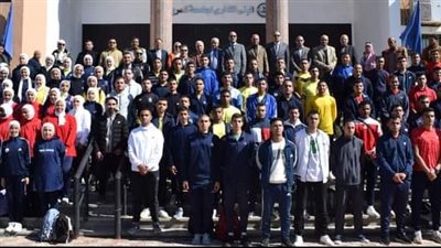 رئيس جامعة العريش يجتمع بمجلس العمداء ويشدد على الالتزام بالحضور