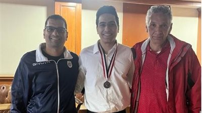 حسين الحفناوى يحصد برونزية بطولة الجمهورية للبلياردو الفرنسى 