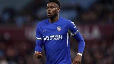 تشيلسي يفقد قلب دفاعه قبل مواجهة ليفربول في نهائي كأس الرابطة 