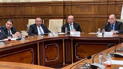 محافظ بني سويف يستعرض الجهود التنموية والرؤية المتكاملة للأنشطة الاقتصادية بمجلس النواب 