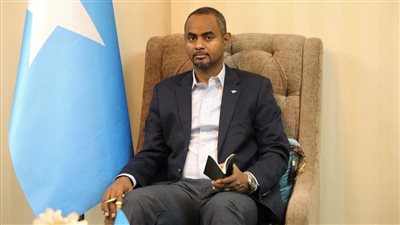 وزير الدفاع الصومالي يعزي الإمارات في ضحايا هجوم مقديشيو الإرهابي