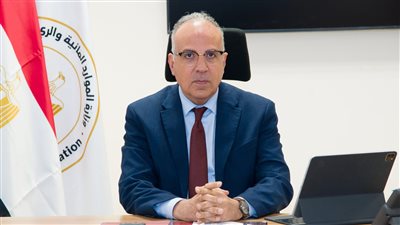 سويلم يوجه بتشكيل فريق متابعة من الري والصرف بالمحافظات لمتابعة تنفيذ الأعمال