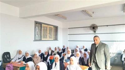 مديرو الإدارات التعليمية بسوهاج يتابعون انتظام الفصل الدراسي الثاني