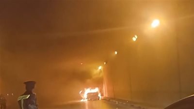 النيابة تعاين موقع حريق سيارة بنفق الطيران 