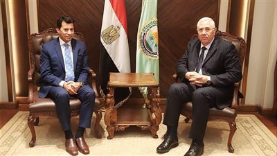 اجتماع عاجل لوزيري الشباب والزراعة لبحث أزمة الإصلاح الزراعى بنادى سموحة  