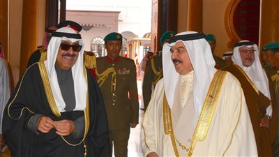 الكويت والبحرين تشددان على أمن واستقرار البحر الأحمر واحترام الملاحة البحرية 