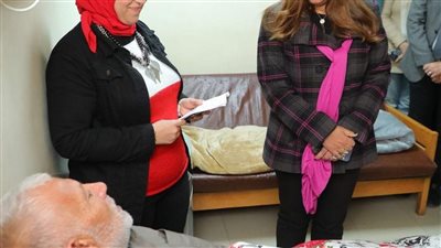 محافظ دمياط تزور مصابي غزة بالمستشفى التخصصي 