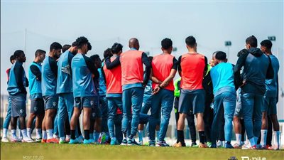 جلسه فنيه للبرتغالي جوميز مع لاعبى الزمالك 