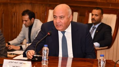 محافظ قنا: نسير وفق خطة استراتيجية وطنية في ملفات الصحة والقمامة والبيئة