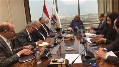 قطاع الأعمال تبحث آليات تنفيذ حزمة الحماية الاجتماعية ورفع الحد الأدنى للأجور