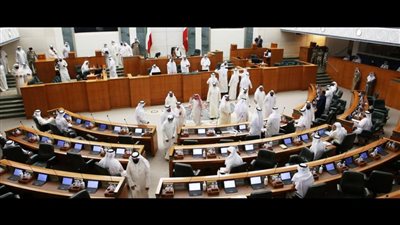 غياب حكومة الكويت يطيّر جلسة قانون الانتخابات ويهدد بعودة الخلافات مع البرلمان
