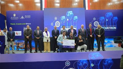فوزُ فريقٍ طلابيٍ بجامعةِ المنصورةِ في مسابقةٍ هاكاثونْ لتمكينِ ذوي الهممِ
