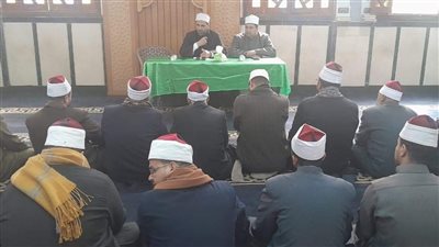  إستعدادا لشهر رمضان..  وكيل أوقاف الفيوم يلتقي الأئمة بالإدارات الفرغية