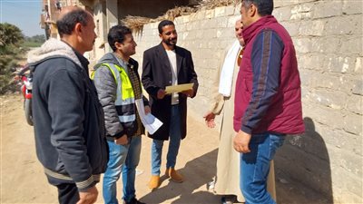 حملة طرق أبواب بالفيوم للتعريف بمشروعات توسعات الصرف الصحي