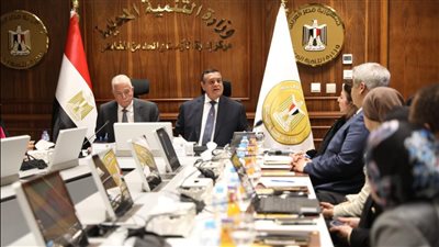 وزير التنمية المحلية ومحافظ جنوب سيناء يوقعان اتفاقية مشروع تعزيز الاستثمار وجودة الحياة 