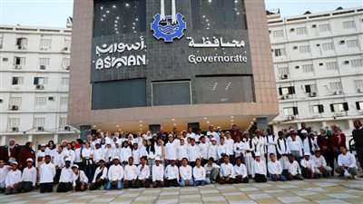 أطفال المحافظات الحدودية يشكرون محافظ أسوان لإطلاعهم على عظمة الحضارة المصرية